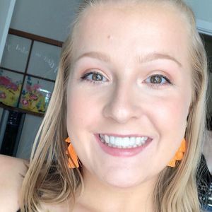 Meet your Posher, Abby